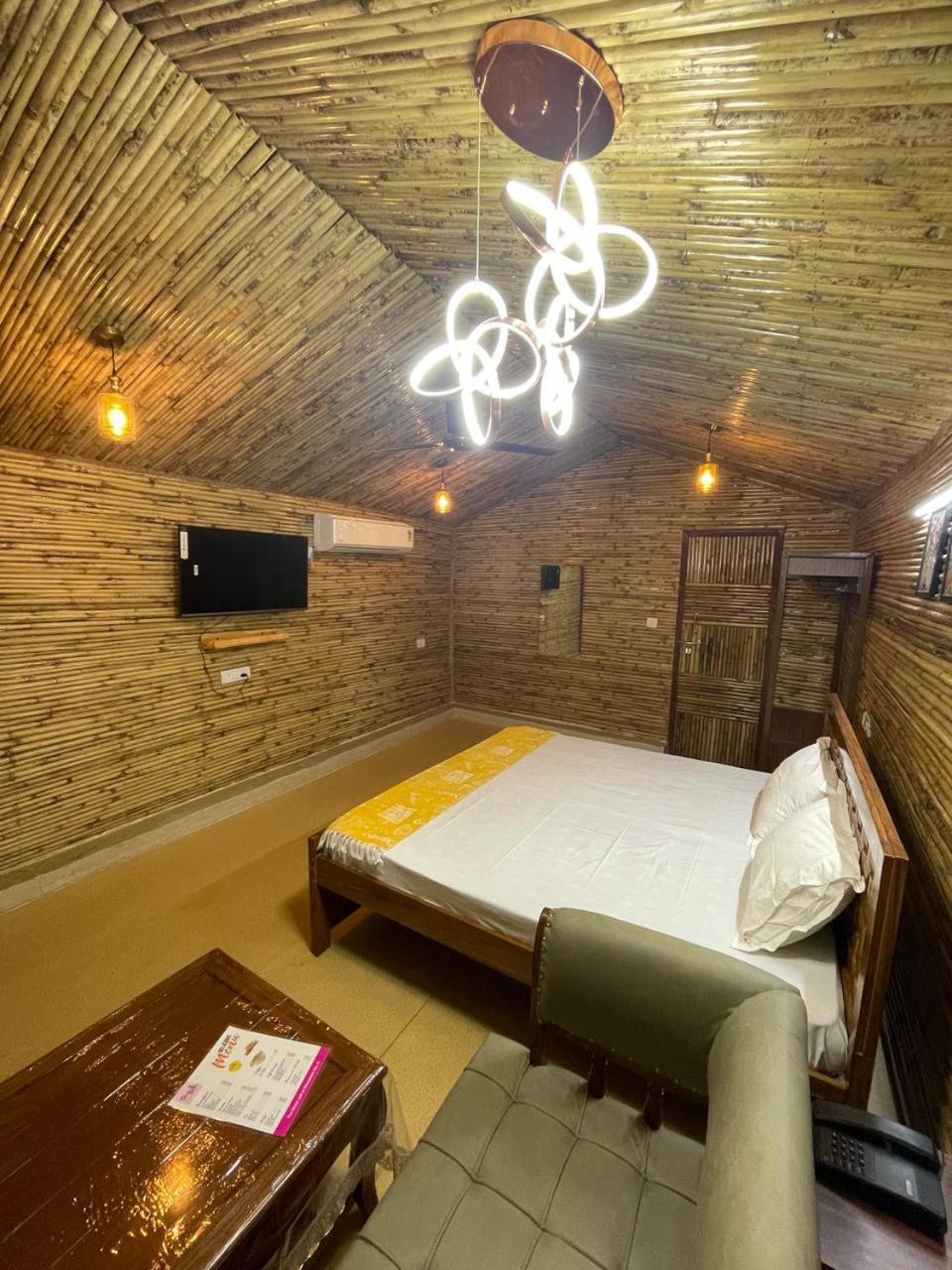 Gopika Resort Vrindavan Luaran gambar