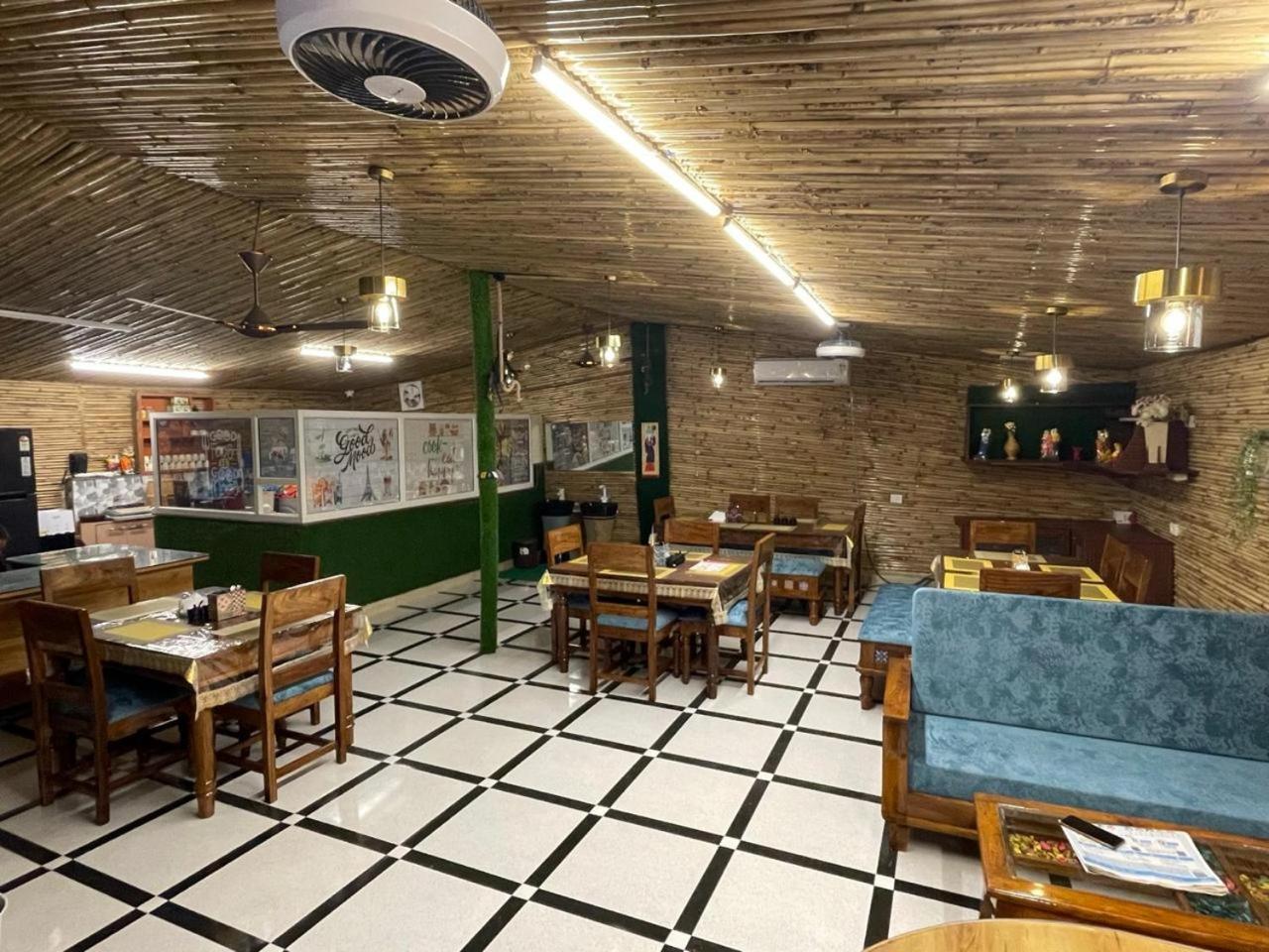 Gopika Resort Vrindavan Luaran gambar