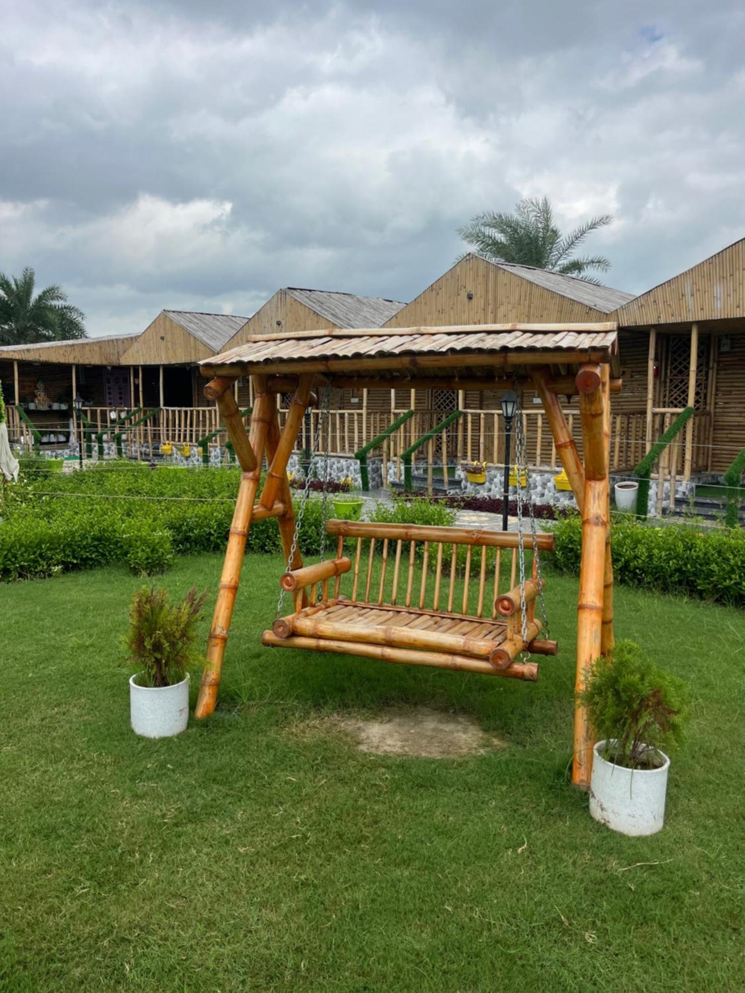 Gopika Resort Vrindavan Luaran gambar