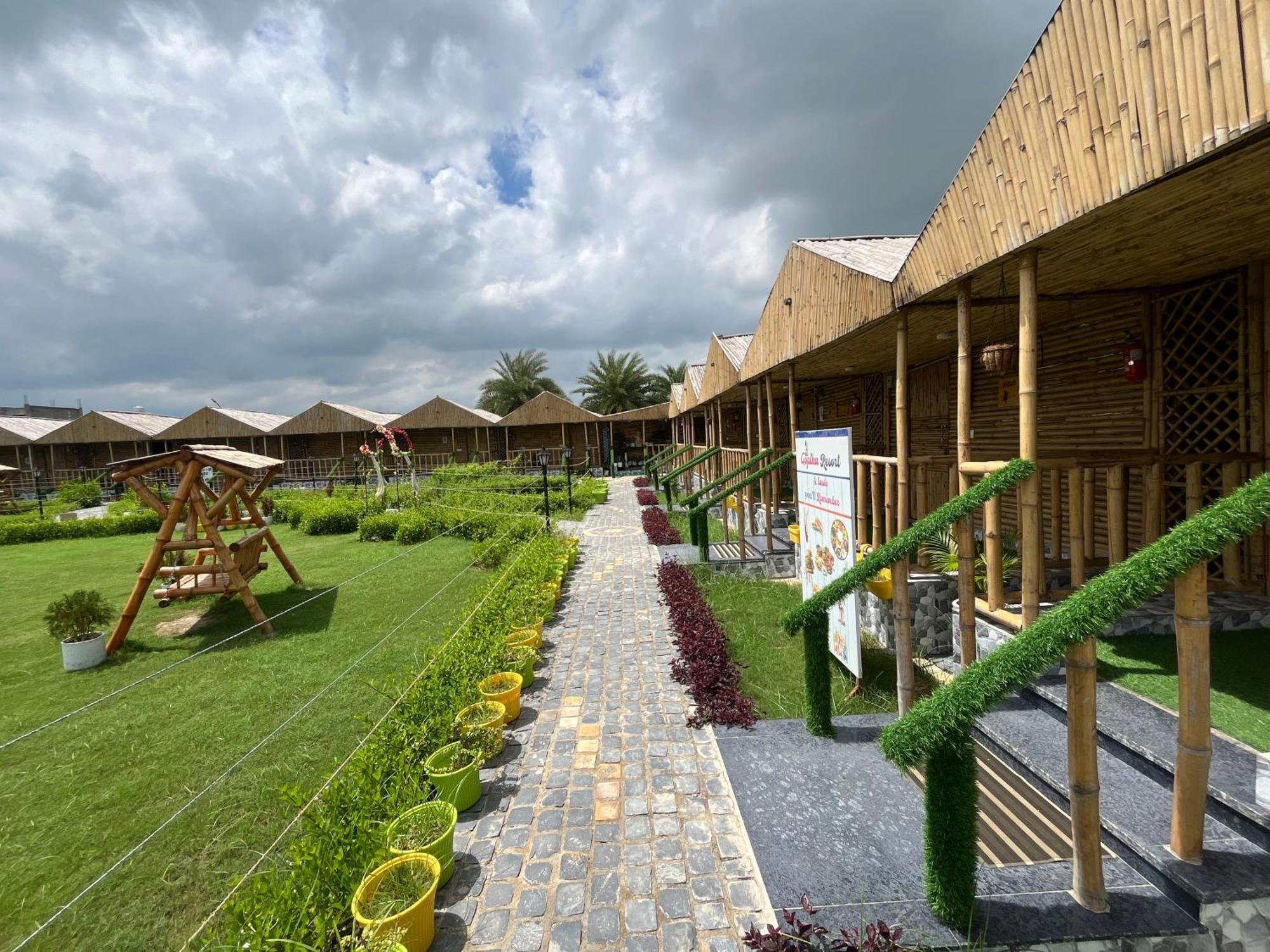 Gopika Resort Vrindavan Luaran gambar