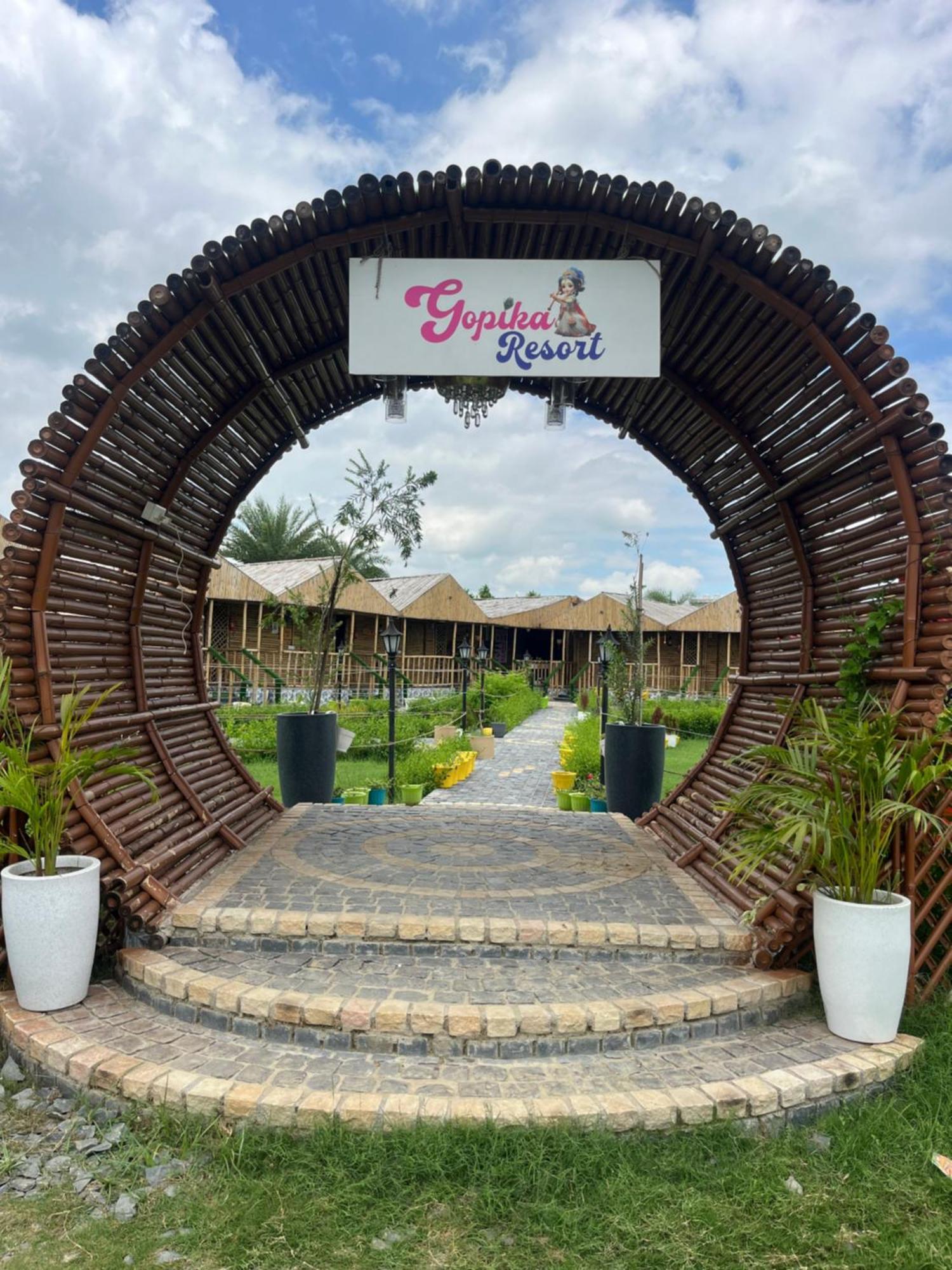 Gopika Resort Vrindavan Luaran gambar