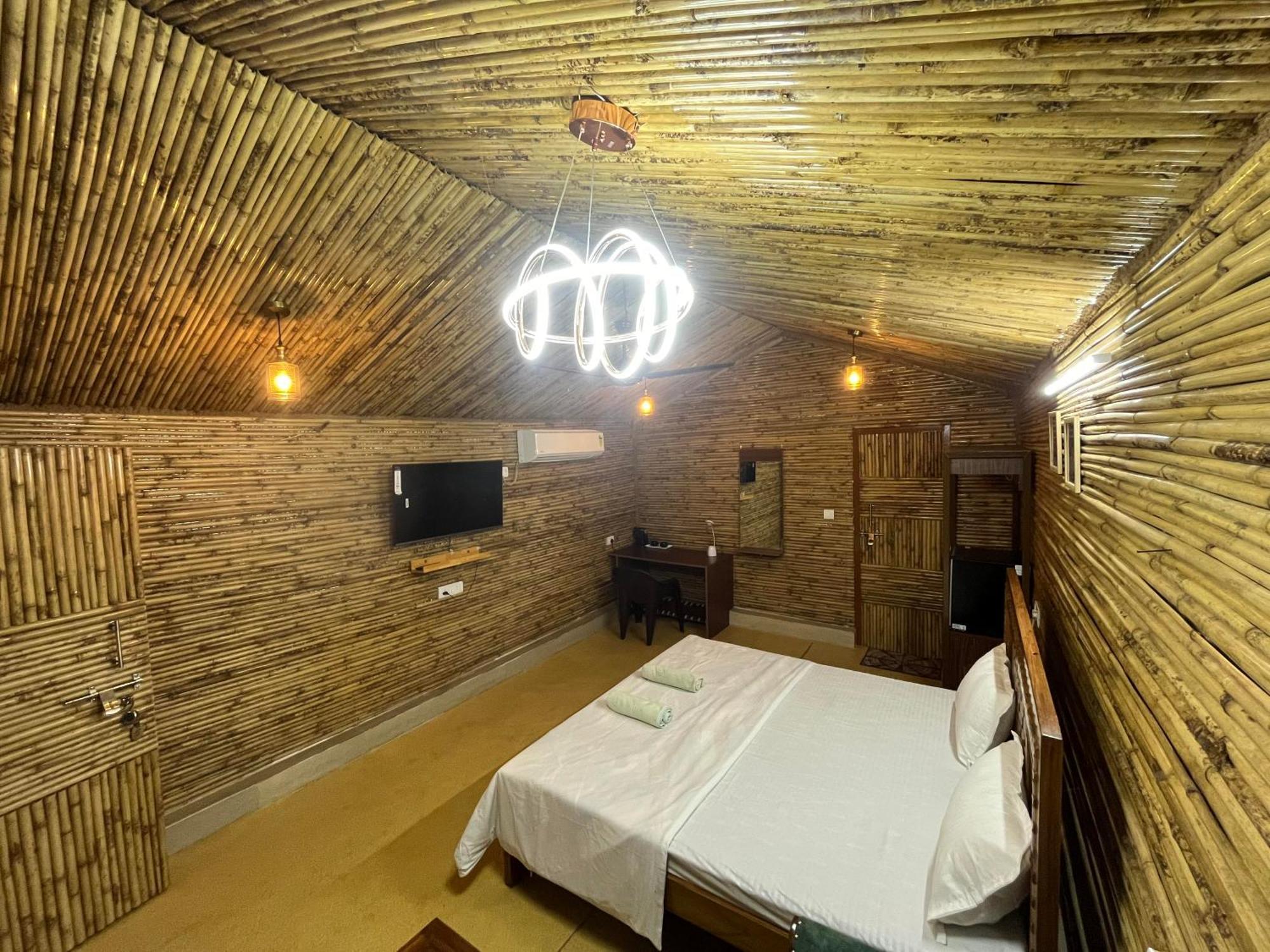 Gopika Resort Vrindavan Luaran gambar