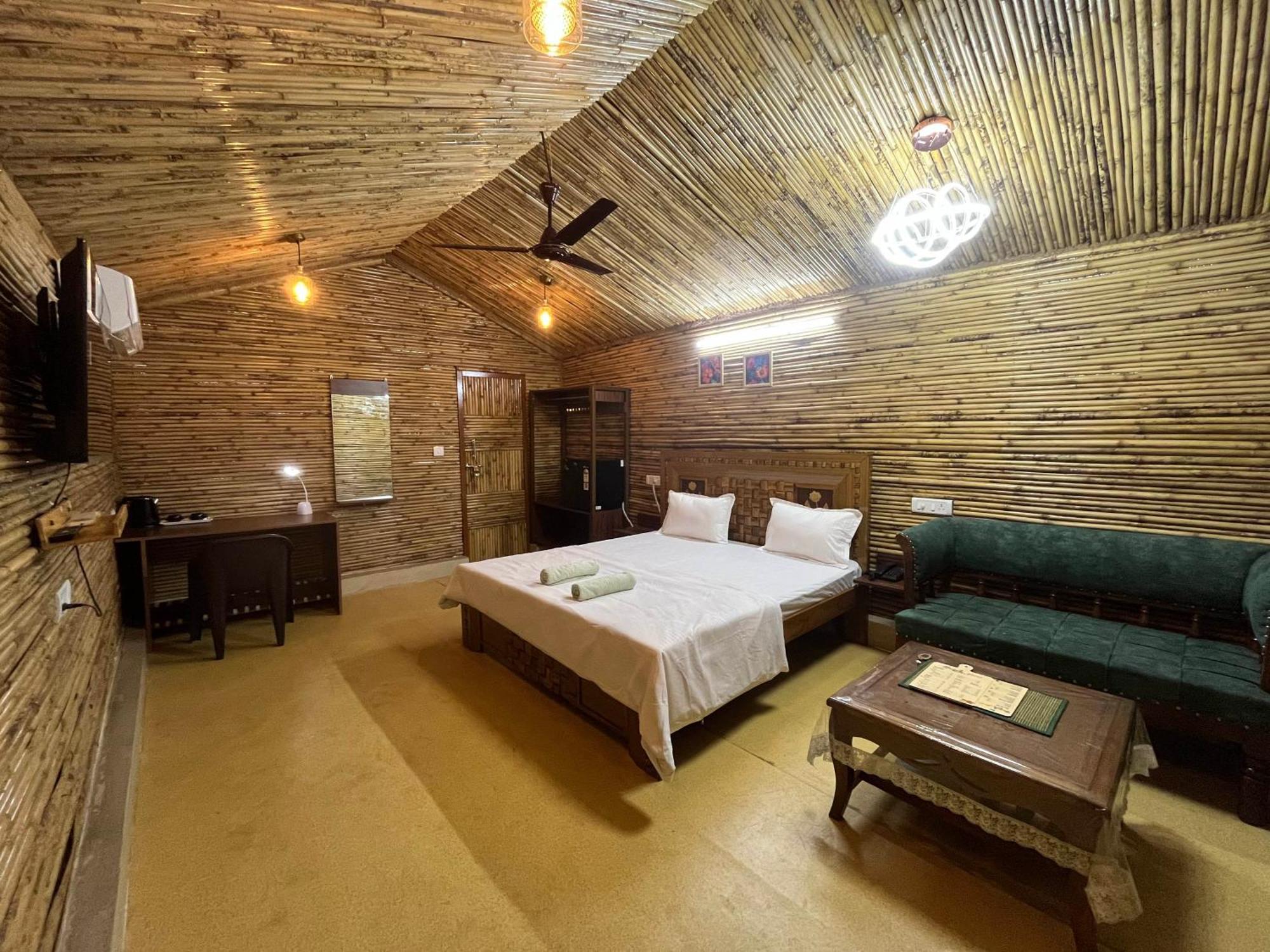 Gopika Resort Vrindavan Luaran gambar
