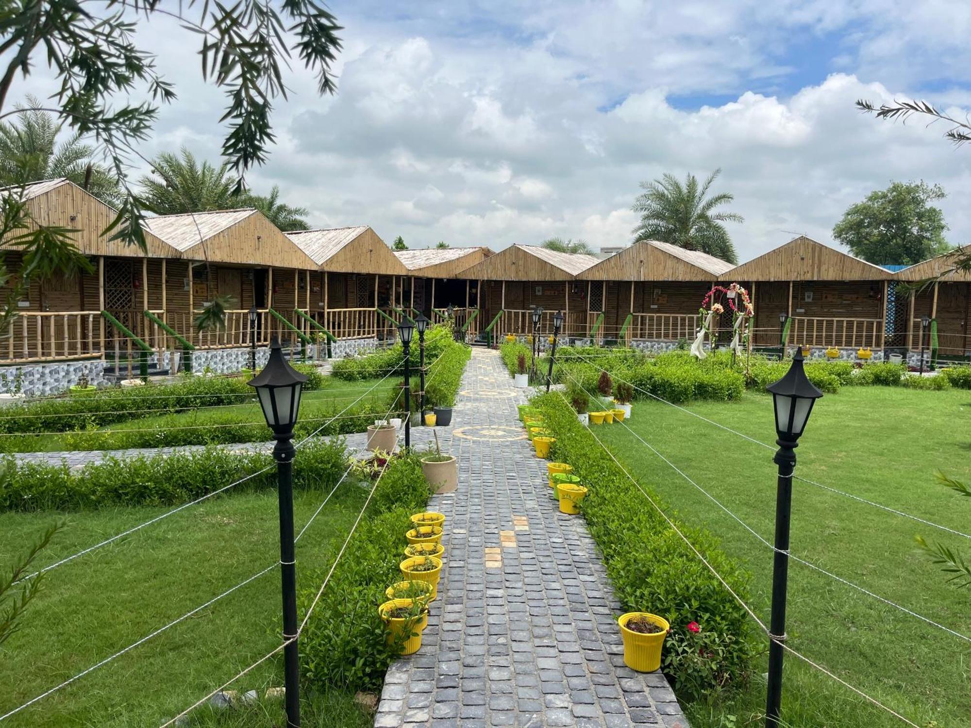 Gopika Resort Vrindavan Luaran gambar